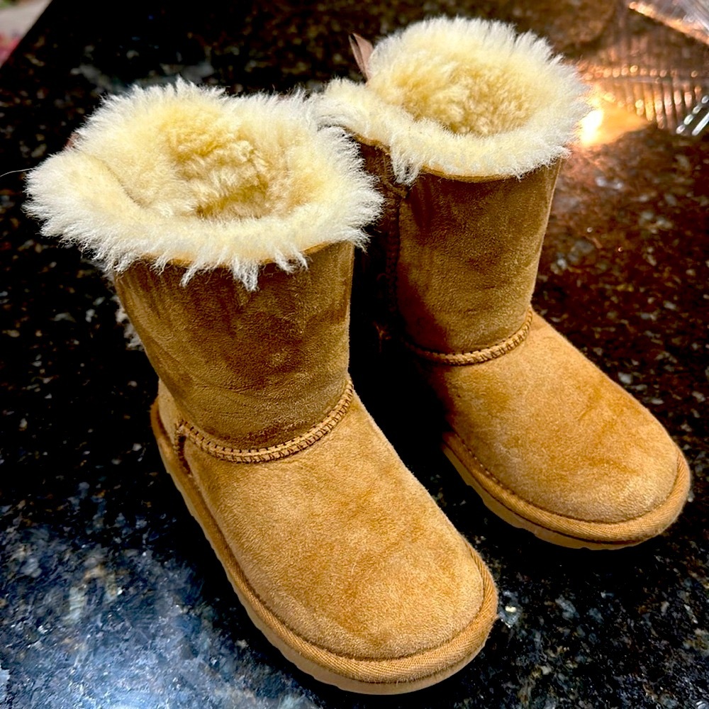 UGG Toddler Bailey Bow II Boot